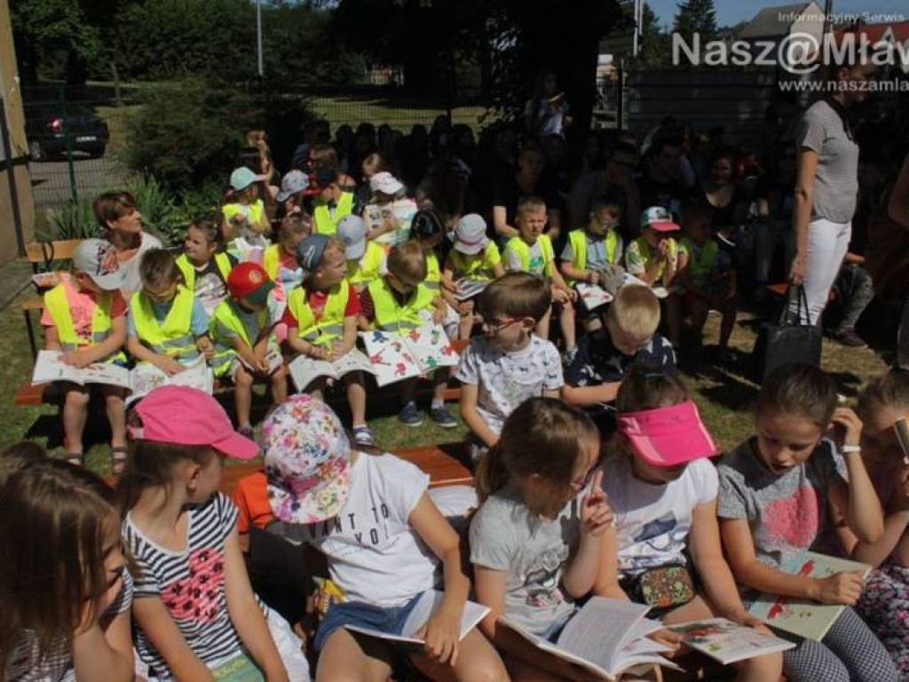 Zbliżyło ich czytanie. W akcji wzięło udział 350 osób