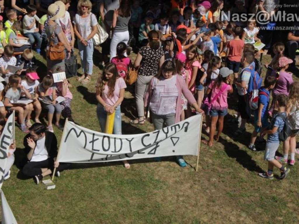 Zbliżyło ich czytanie. W akcji wzięło udział 350 osób