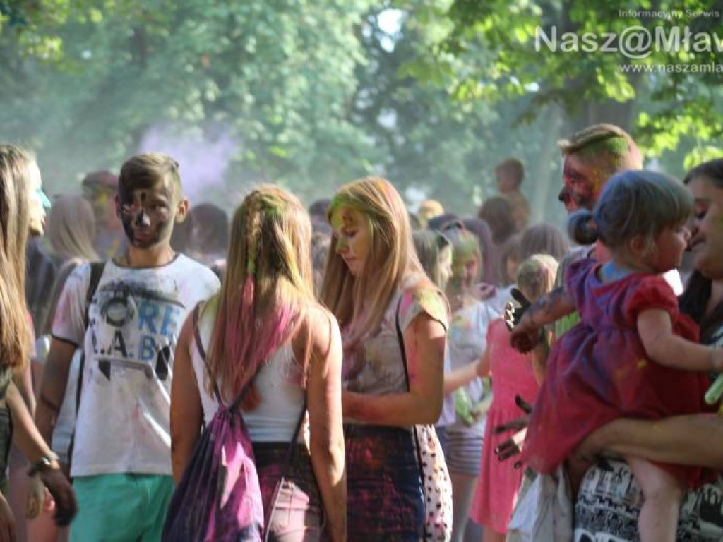 Kolorowo w parku. Taka zabawa w Mławie pierwszy raz