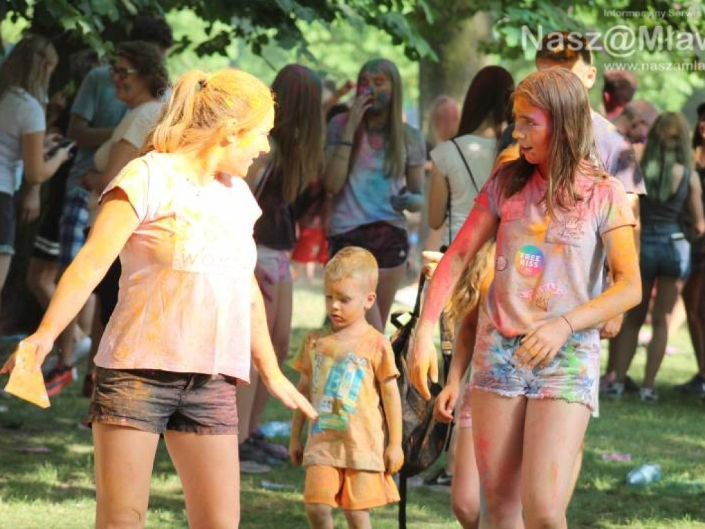 Kolorowo w parku. Taka zabawa w Mławie pierwszy raz