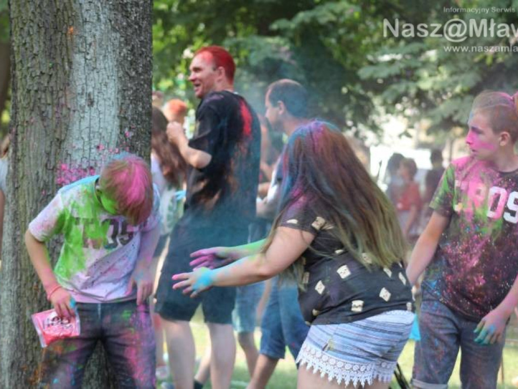 Kolorowo w parku. Taka zabawa w Mławie pierwszy raz