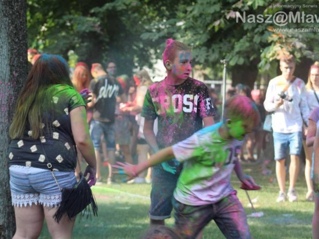 Kolorowo w parku. Taka zabawa w Mławie pierwszy raz