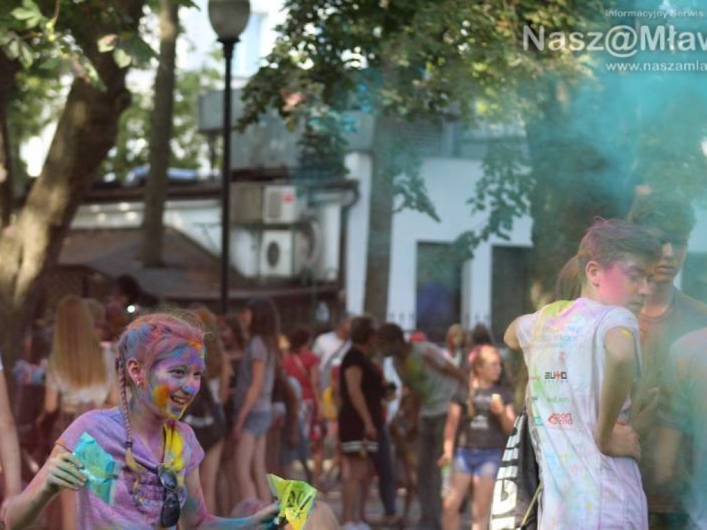 Kolorowo w parku. Taka zabawa w Mławie pierwszy raz