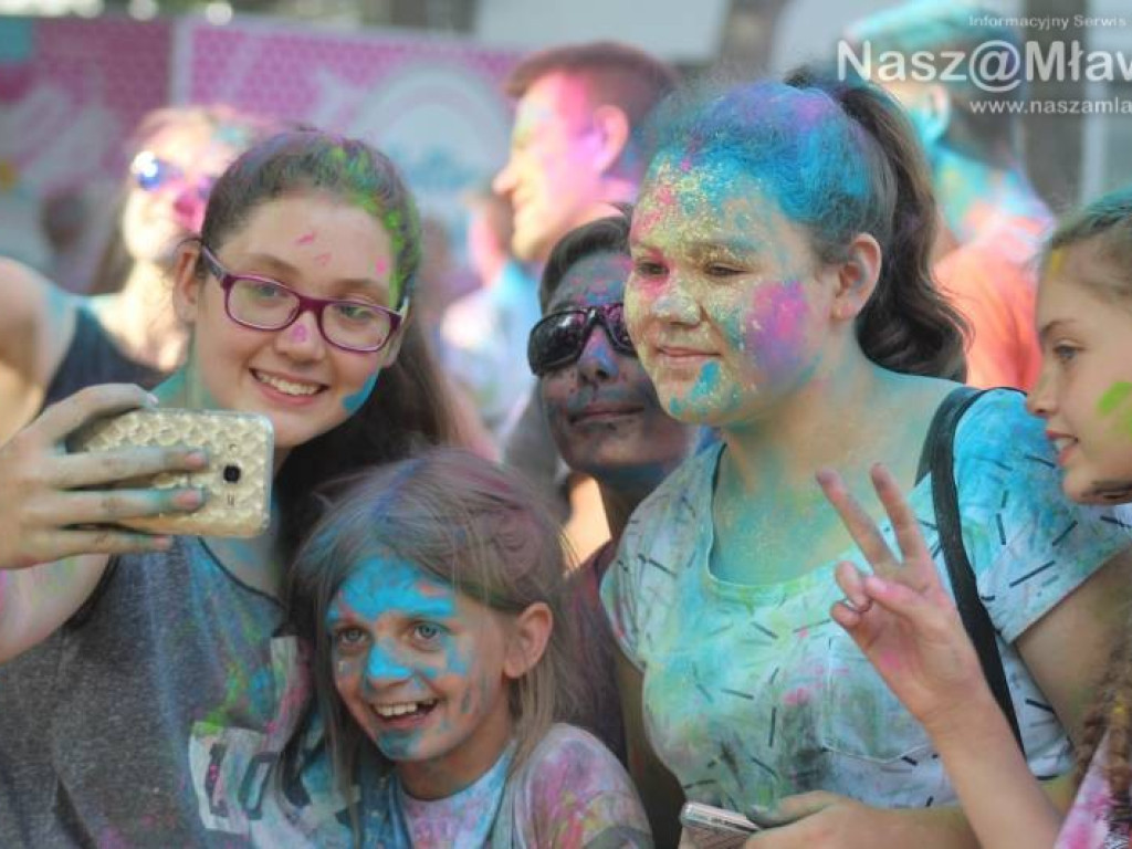 Kolorowo w parku. Taka zabawa w Mławie pierwszy raz