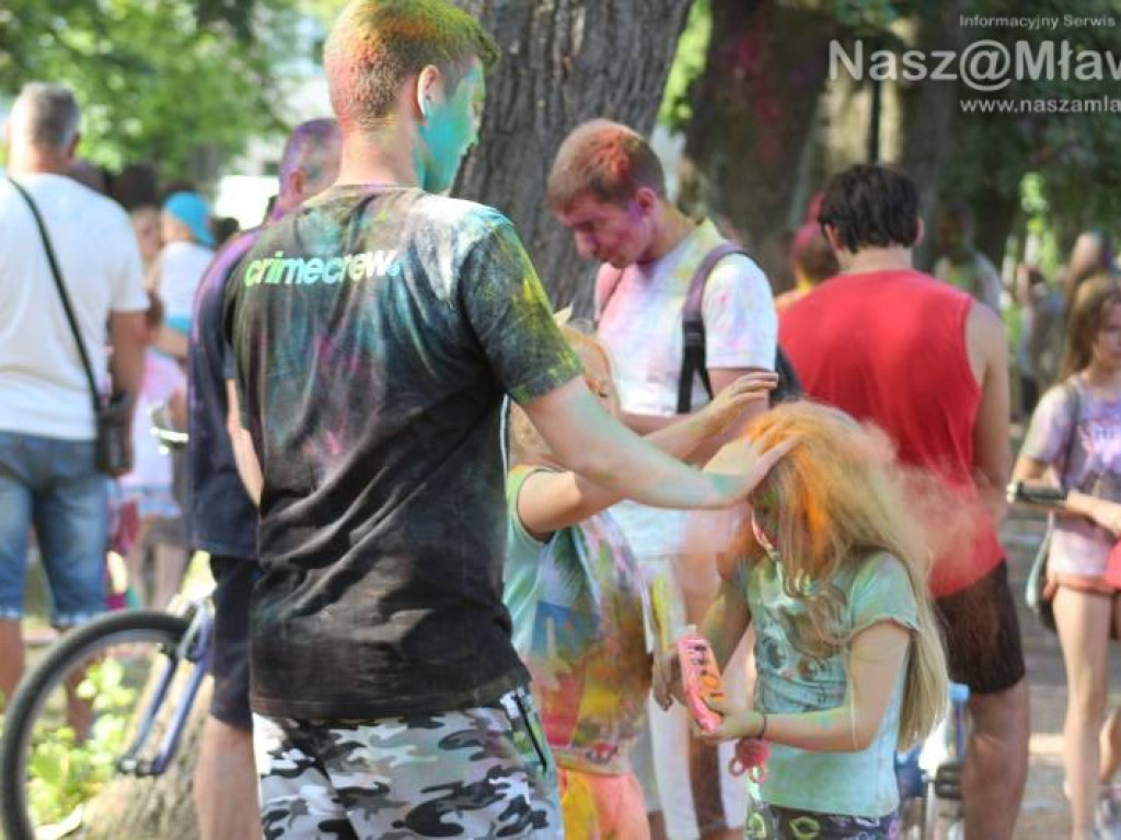 Kolorowo w parku. Taka zabawa w Mławie pierwszy raz