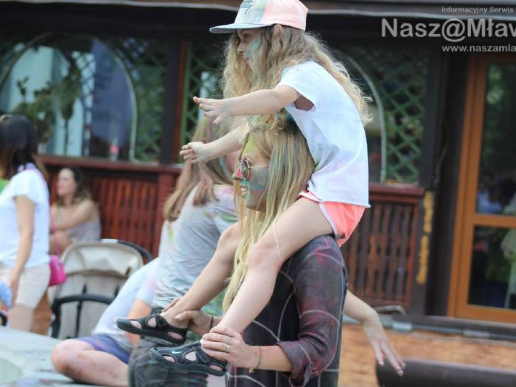 Kolorowo w parku. Taka zabawa w Mławie pierwszy raz