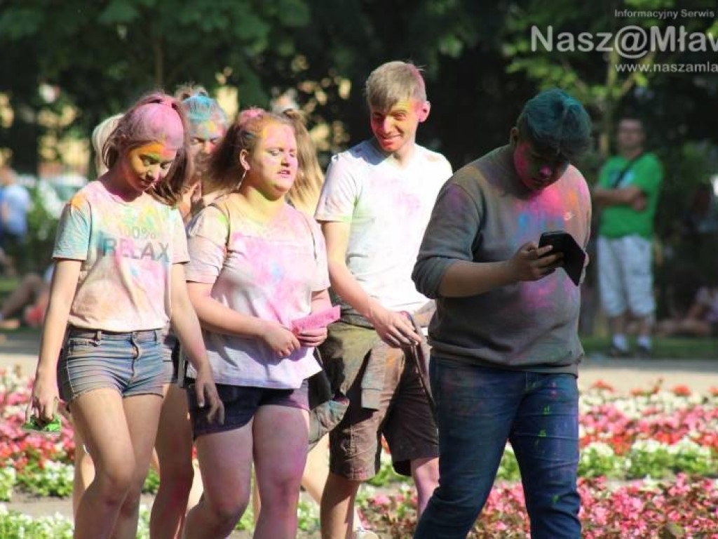 Kolorowo w parku. Taka zabawa w Mławie pierwszy raz