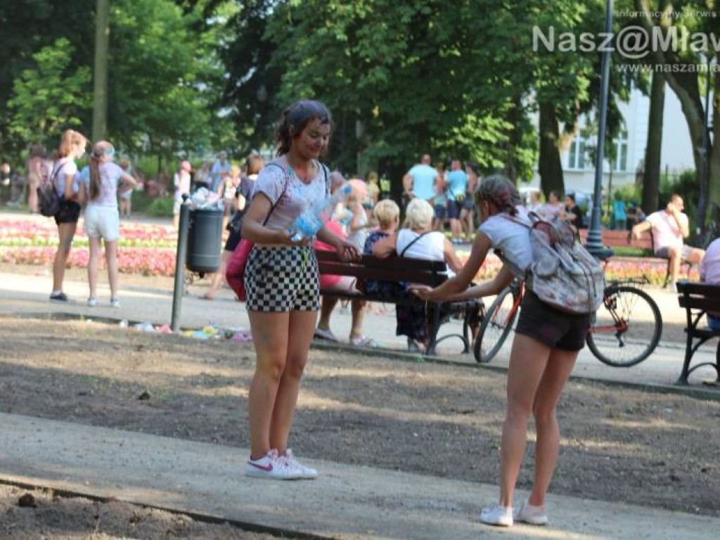Kolorowo w parku. Taka zabawa w Mławie pierwszy raz