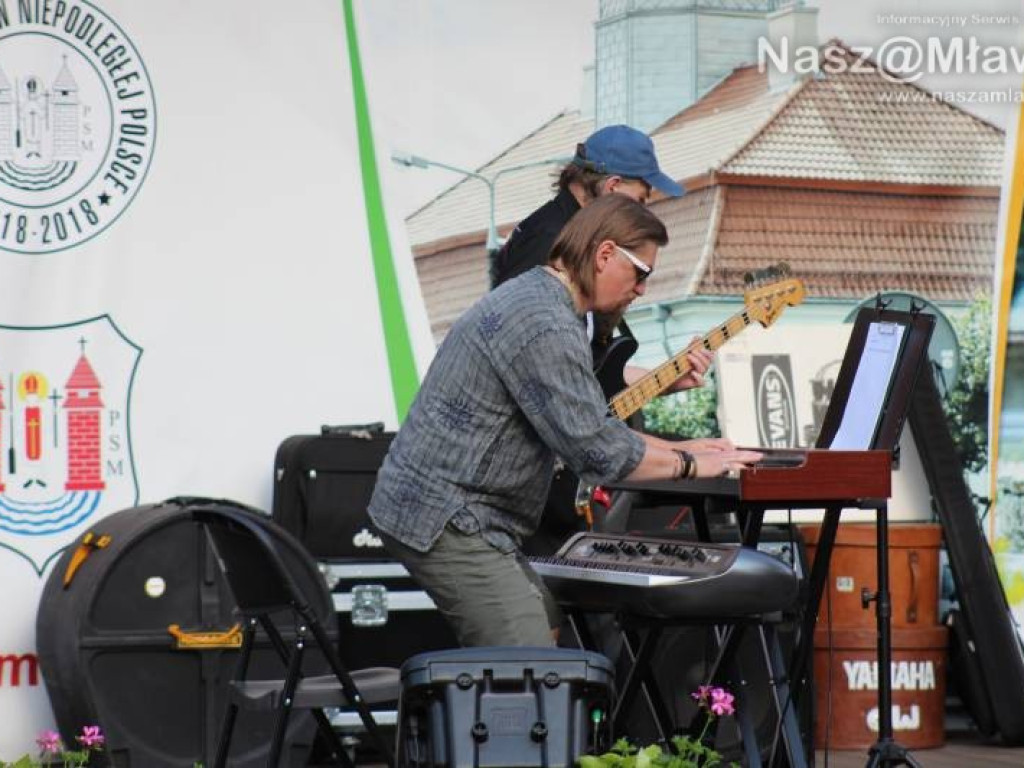 Rock`nRoll wiecznie żywy. Mocne brzmienia na parkowej scenie