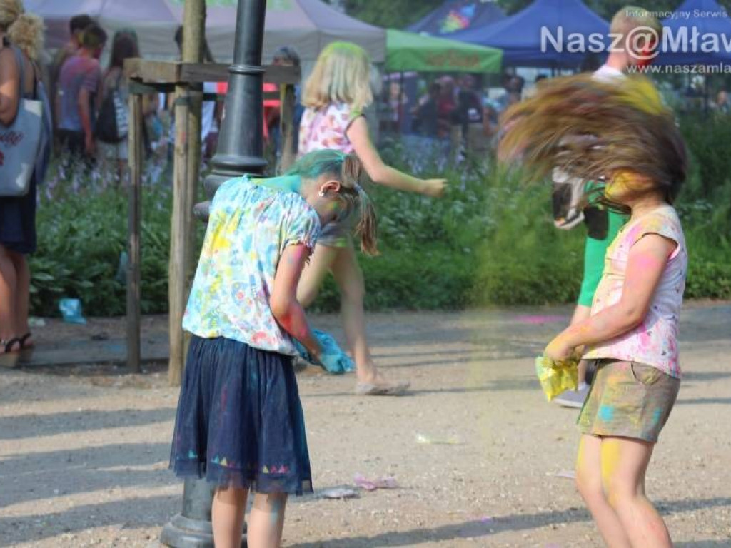 Kolorowo w parku. Taka zabawa w Mławie pierwszy raz