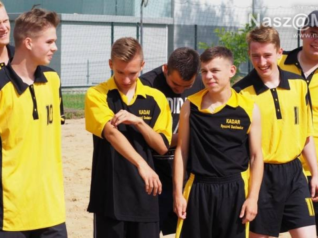 Trójka historycznym mistrzem na piasku