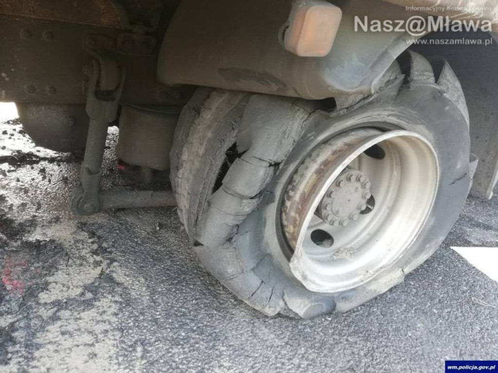 Spłonęły TIR-y. Jedna osoba nie żyje, cztery ranne. Tragiczny bilans karambolu na S7 [ZDJĘCIA, WIDEO]