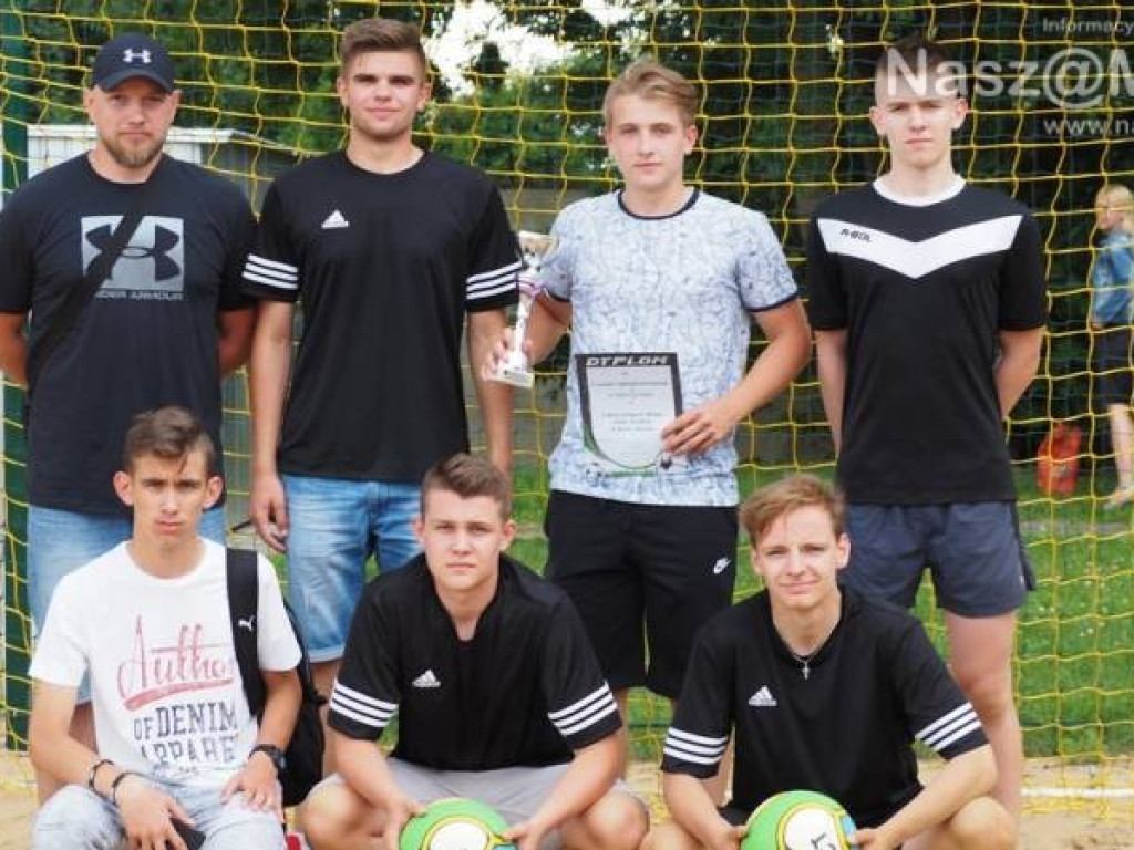 Trójka historycznym mistrzem na piasku