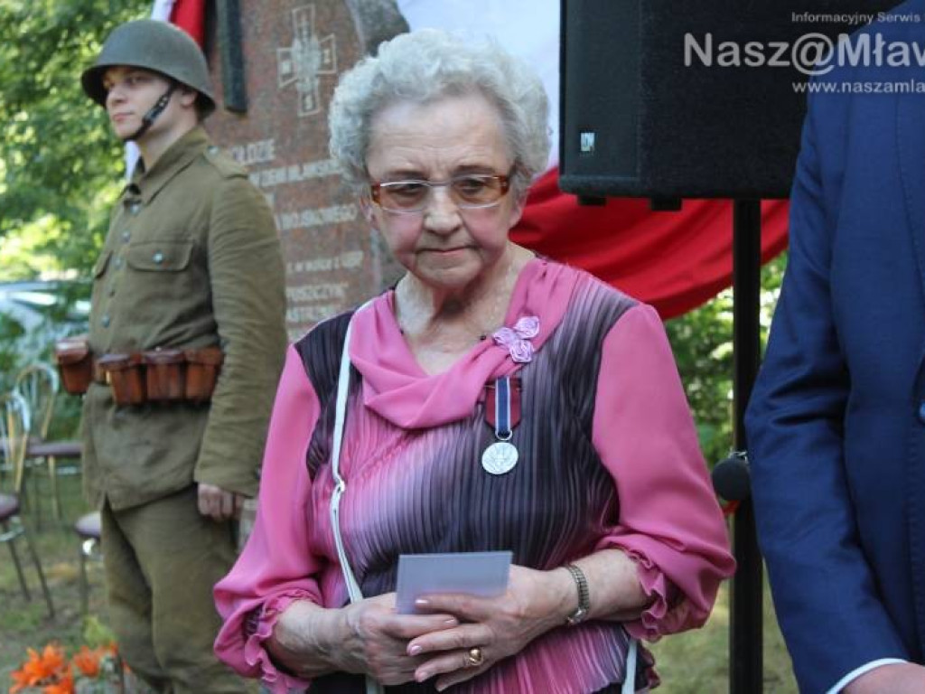 Cześć i chwała bohaterom! Uroczystości i rekonstrukcja w Niedziałkach [WIDEO]