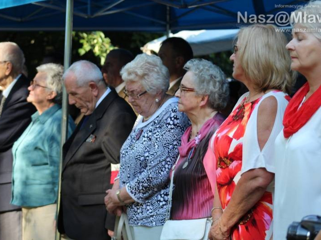 Cześć i chwała bohaterom! Uroczystości i rekonstrukcja w Niedziałkach [WIDEO]