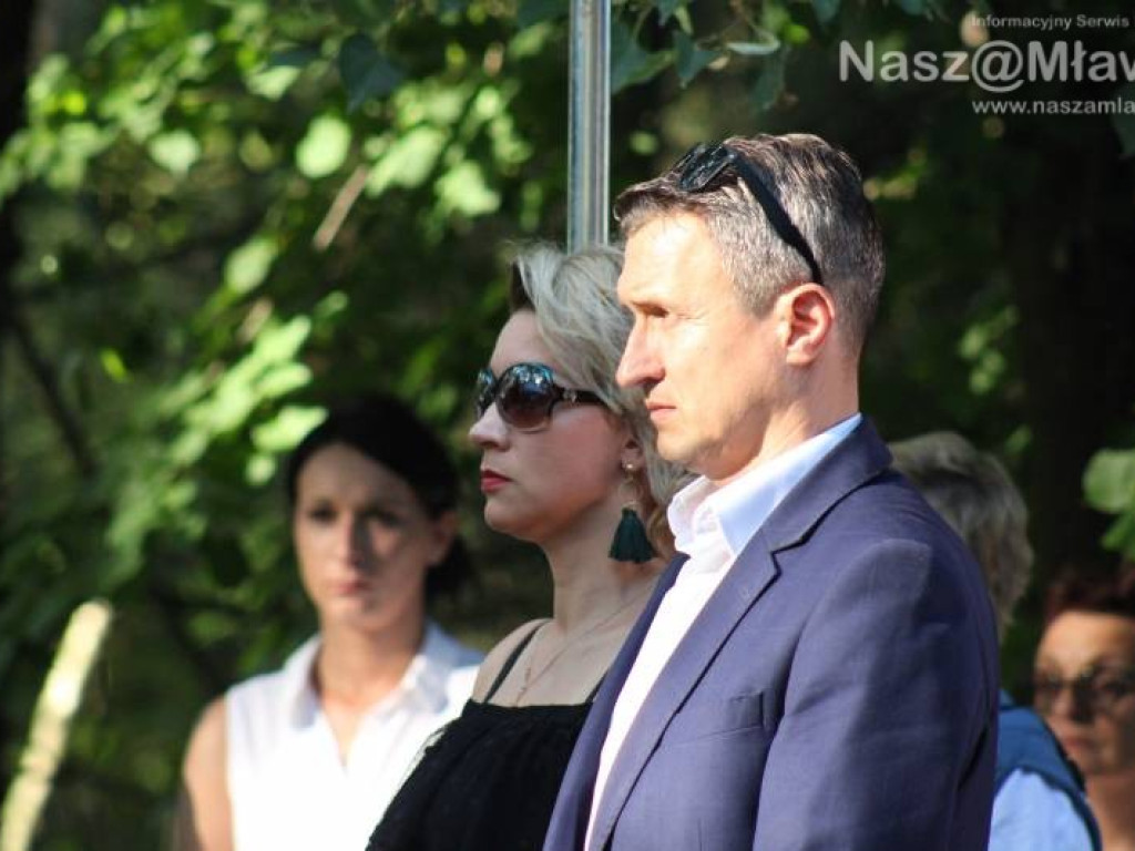 Cześć i chwała bohaterom! Uroczystości i rekonstrukcja w Niedziałkach [WIDEO]