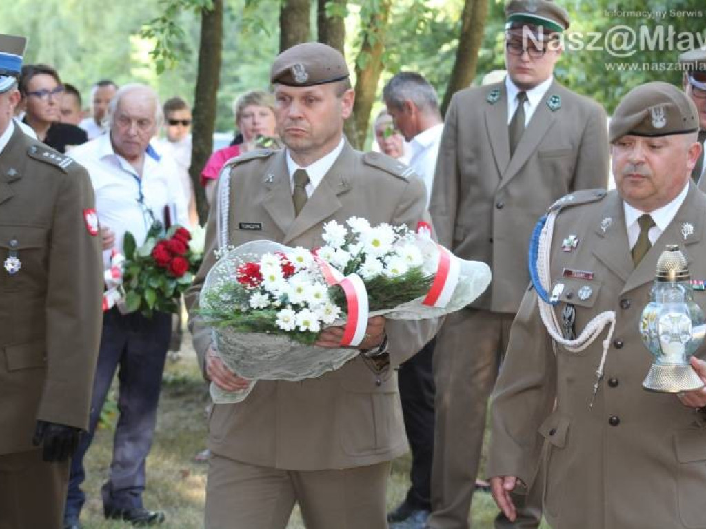Cześć i chwała bohaterom! Uroczystości i rekonstrukcja w Niedziałkach [WIDEO]