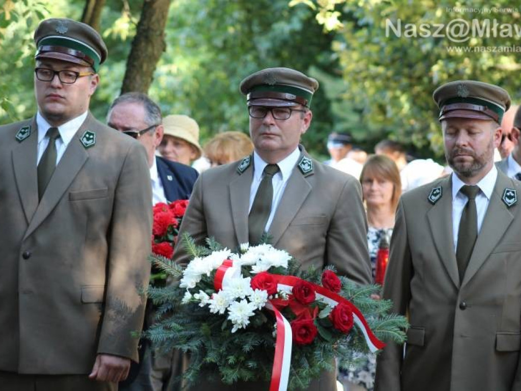 Cześć i chwała bohaterom! Uroczystości i rekonstrukcja w Niedziałkach [WIDEO]