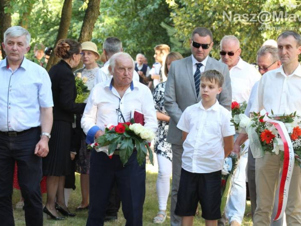 Cześć i chwała bohaterom! Uroczystości i rekonstrukcja w Niedziałkach [WIDEO]