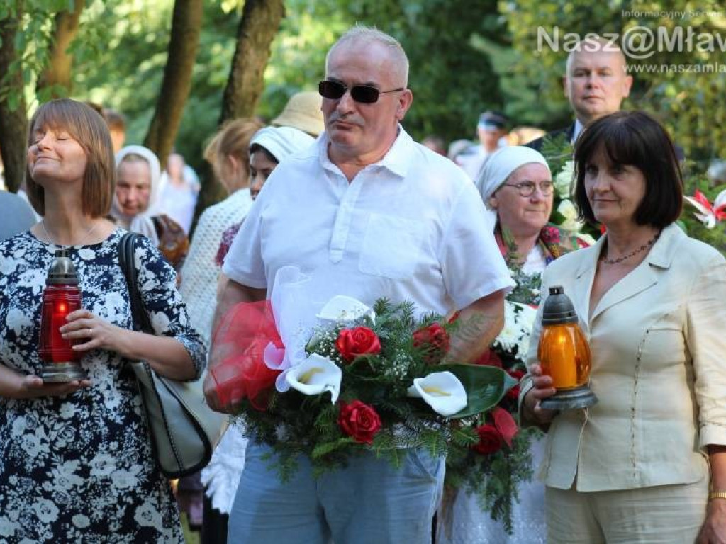 Cześć i chwała bohaterom! Uroczystości i rekonstrukcja w Niedziałkach [WIDEO]