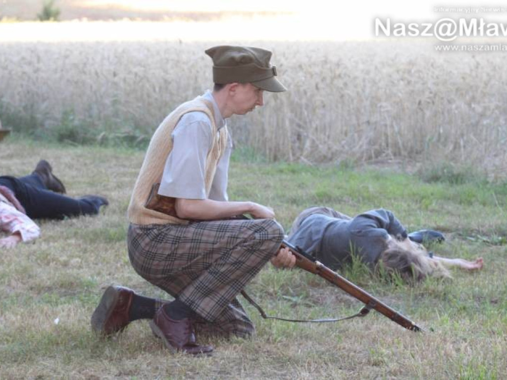 Cześć i chwała bohaterom! Uroczystości i rekonstrukcja w Niedziałkach [WIDEO]