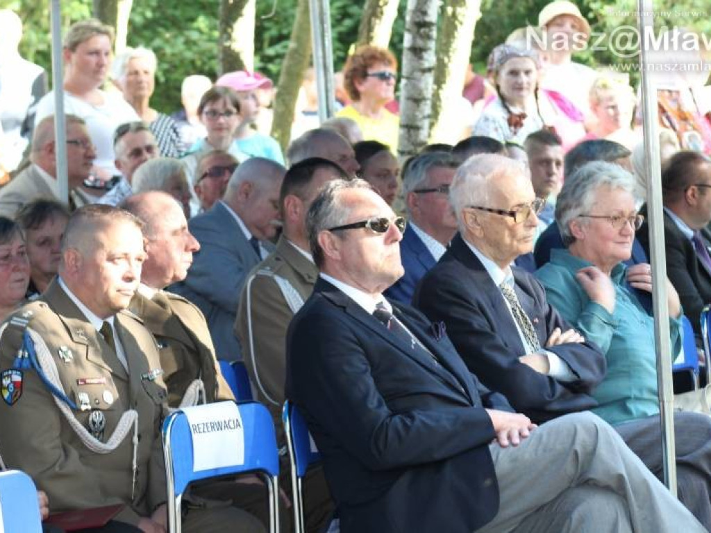 Cześć i chwała bohaterom! Uroczystości i rekonstrukcja w Niedziałkach [WIDEO]