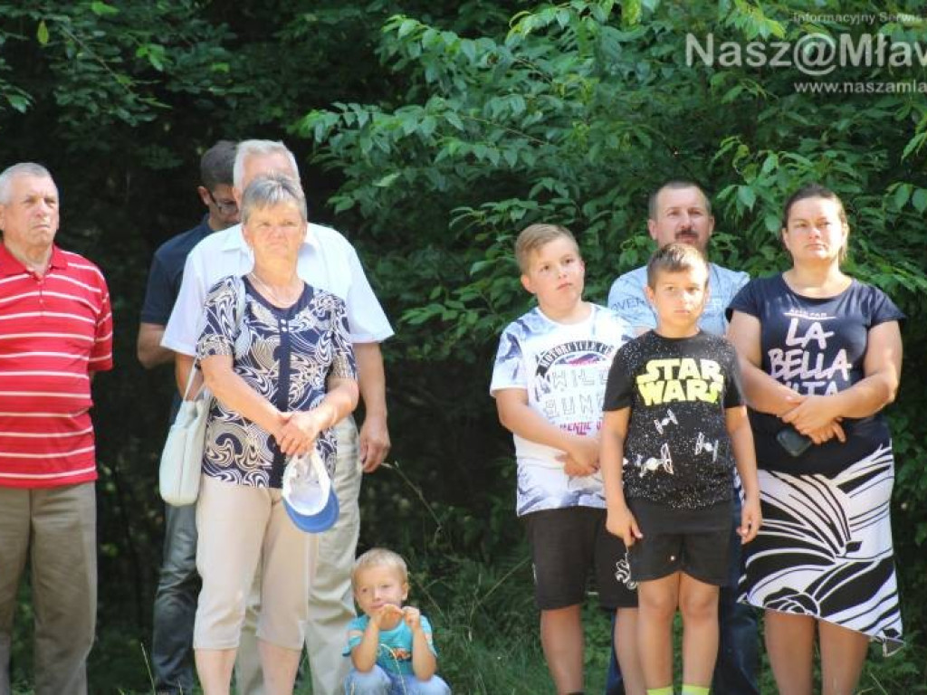 Cześć i chwała bohaterom! Uroczystości i rekonstrukcja w Niedziałkach [WIDEO]