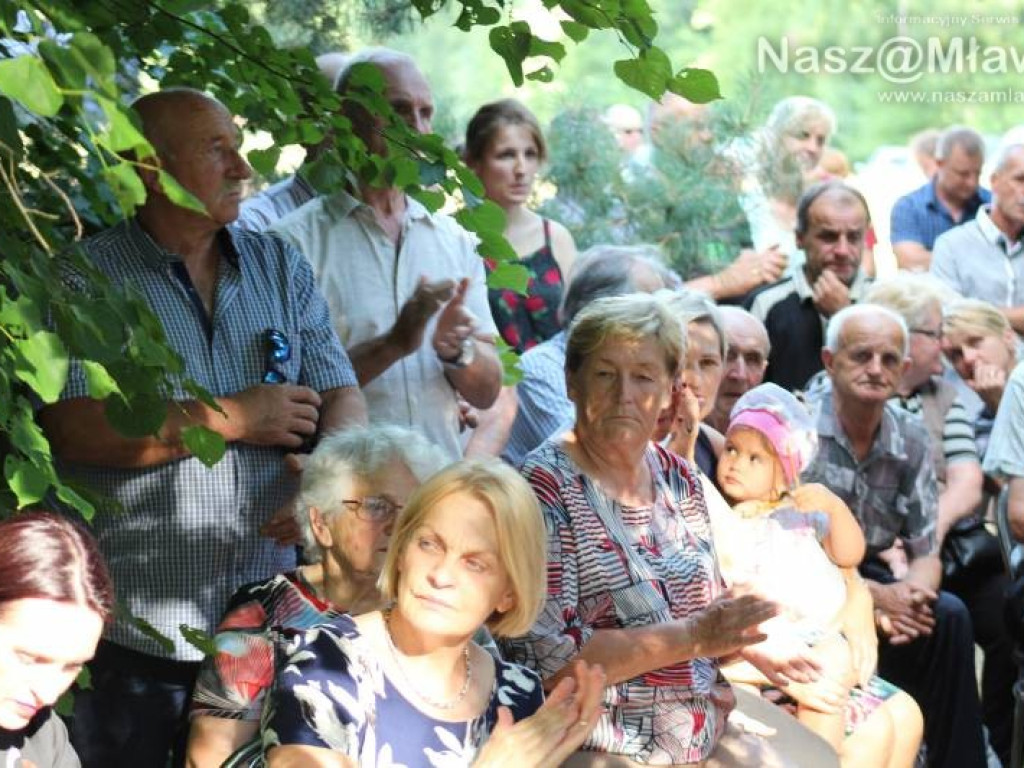 Cześć i chwała bohaterom! Uroczystości i rekonstrukcja w Niedziałkach [WIDEO]