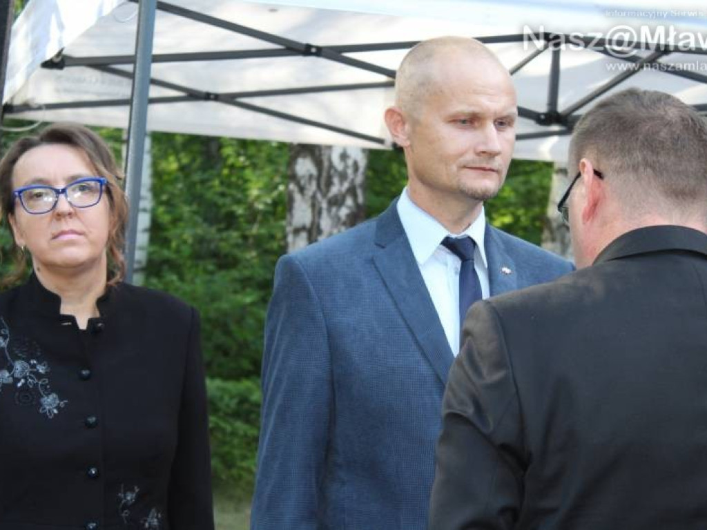 Cześć i chwała bohaterom! Uroczystości i rekonstrukcja w Niedziałkach [WIDEO]