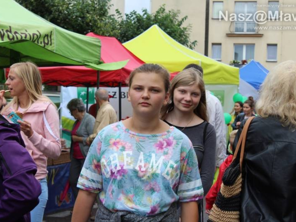 Ulice w centrum Mławy zamknięte. Mimo deszczu handel kwitł