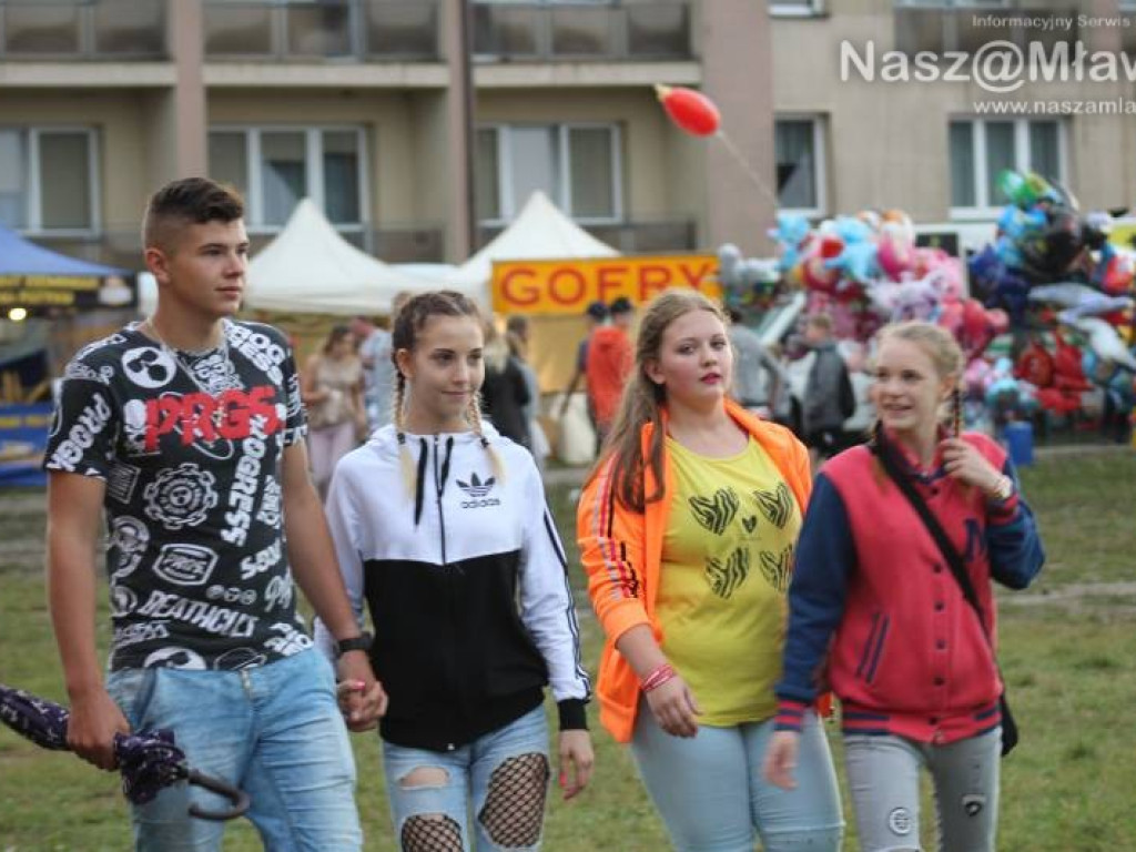 Zakończenie Dni Mławy. Histeria fanek na koncertach ich idoli