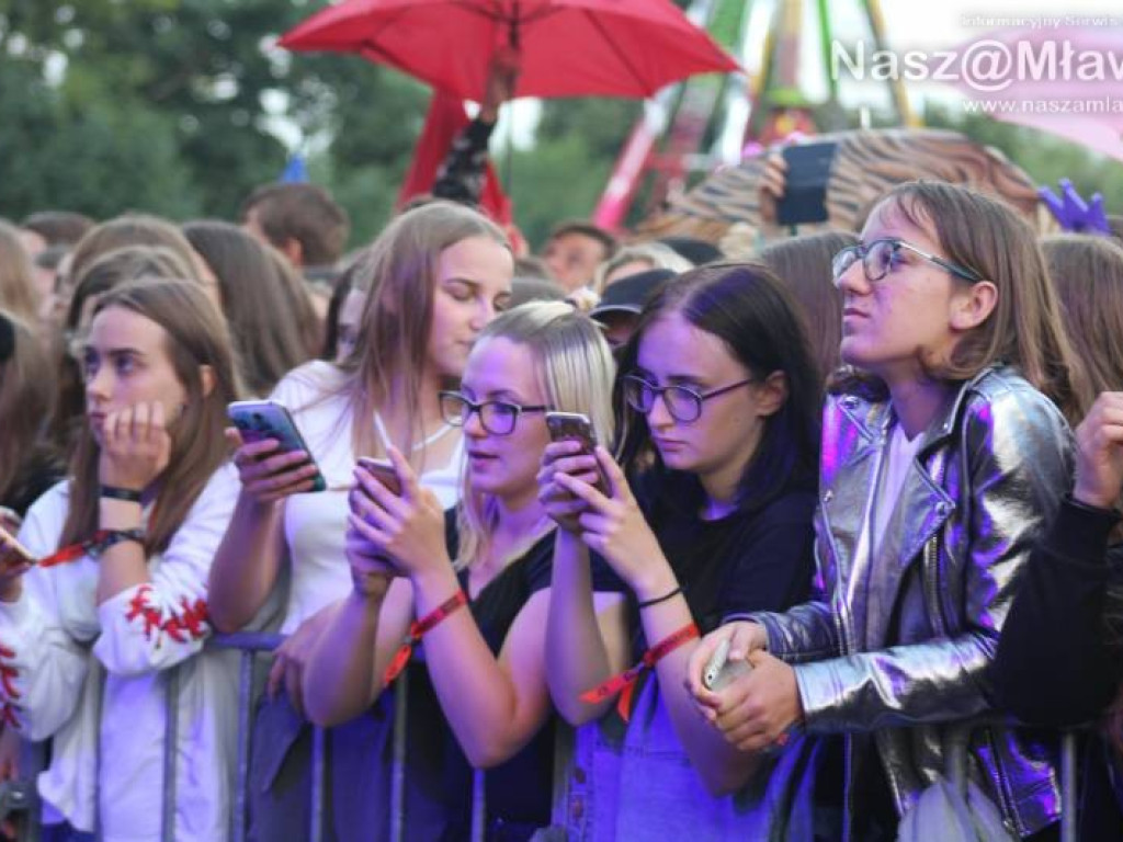 Zakończenie Dni Mławy. Histeria fanek na koncertach ich idoli