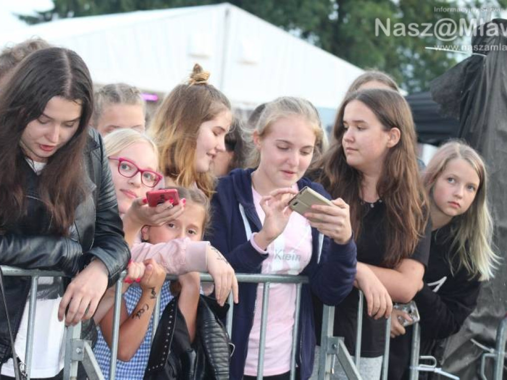 Zakończenie Dni Mławy. Histeria fanek na koncertach ich idoli