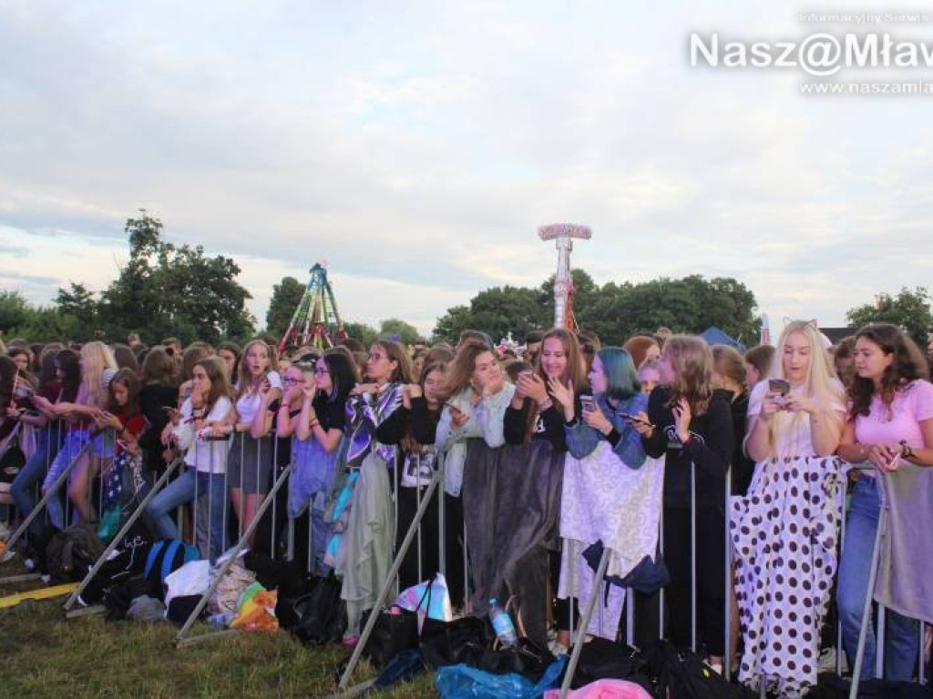 Zakończenie Dni Mławy. Histeria fanek na koncertach ich idoli