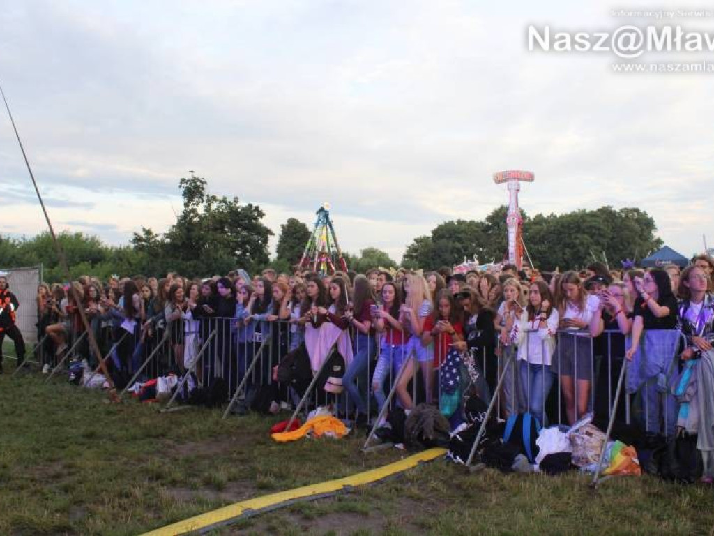 Zakończenie Dni Mławy. Histeria fanek na koncertach ich idoli