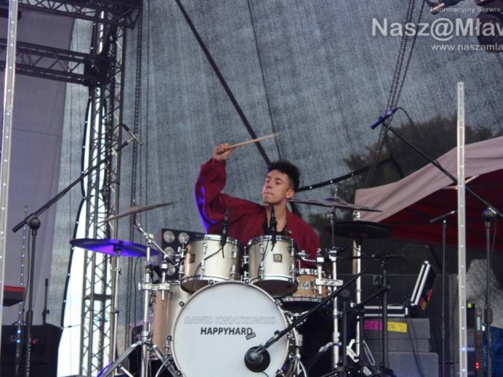 Zakończenie Dni Mławy. Histeria fanek na koncertach ich idoli