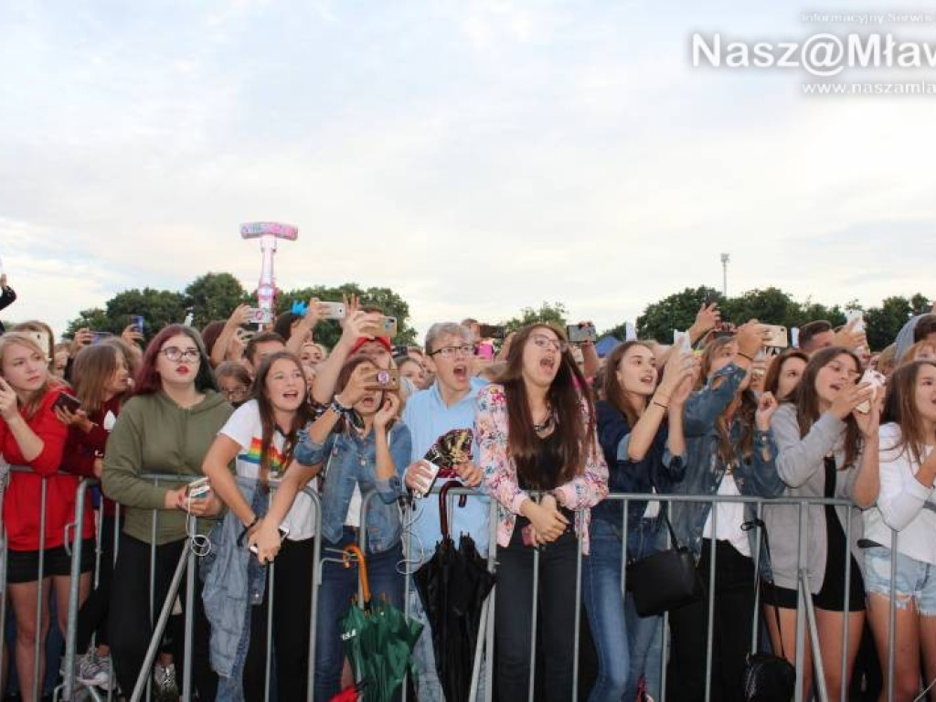 Zakończenie Dni Mławy. Histeria fanek na koncertach ich idoli