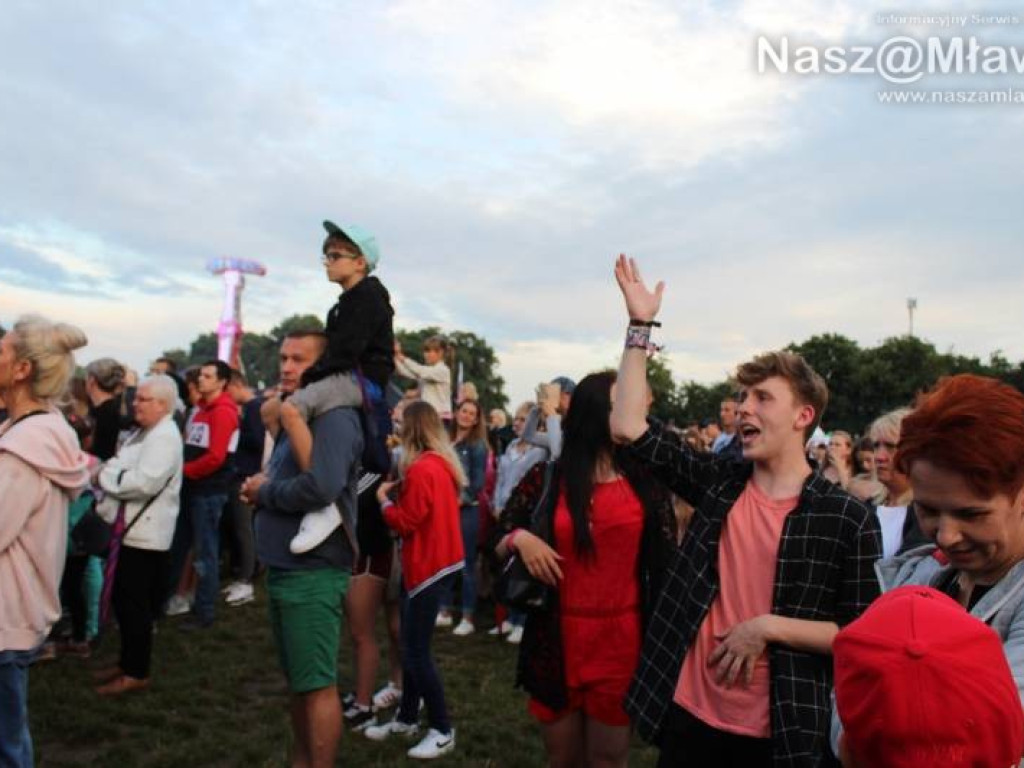 Zakończenie Dni Mławy. Histeria fanek na koncertach ich idoli