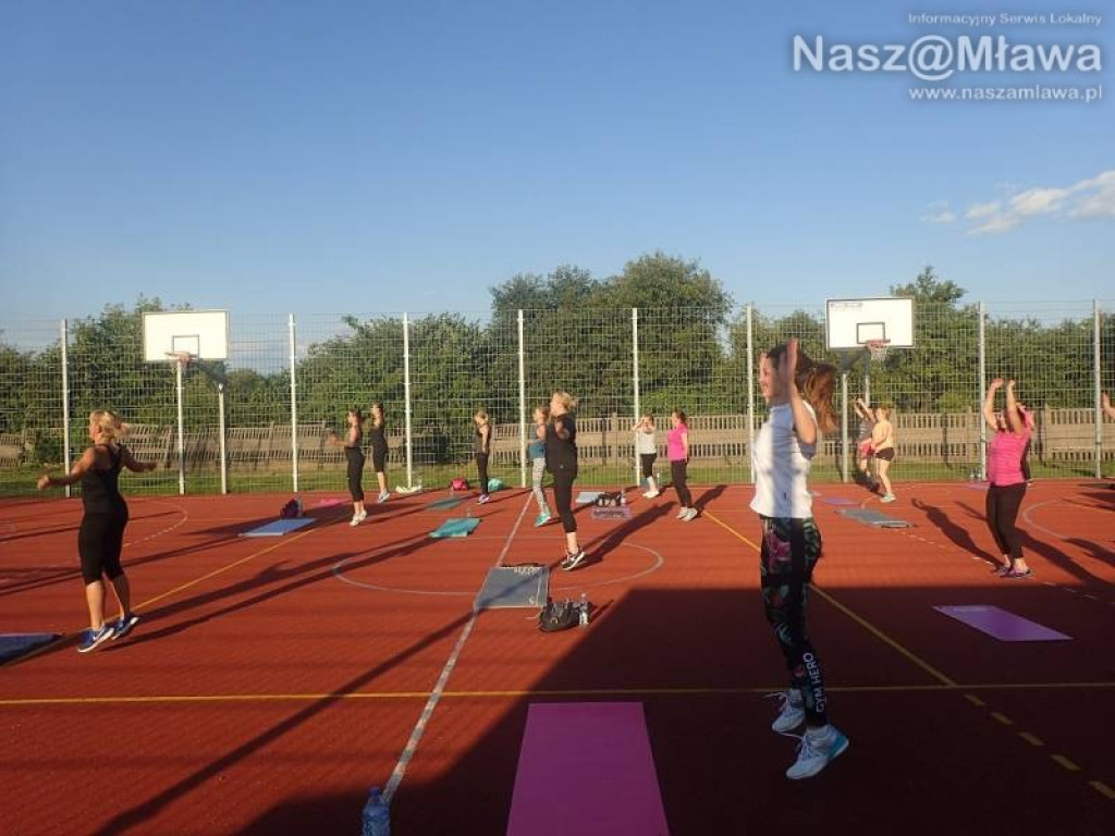 Mocny brzuch i jędrne pośladki. Bezpłatne ćwiczenia w Mławie