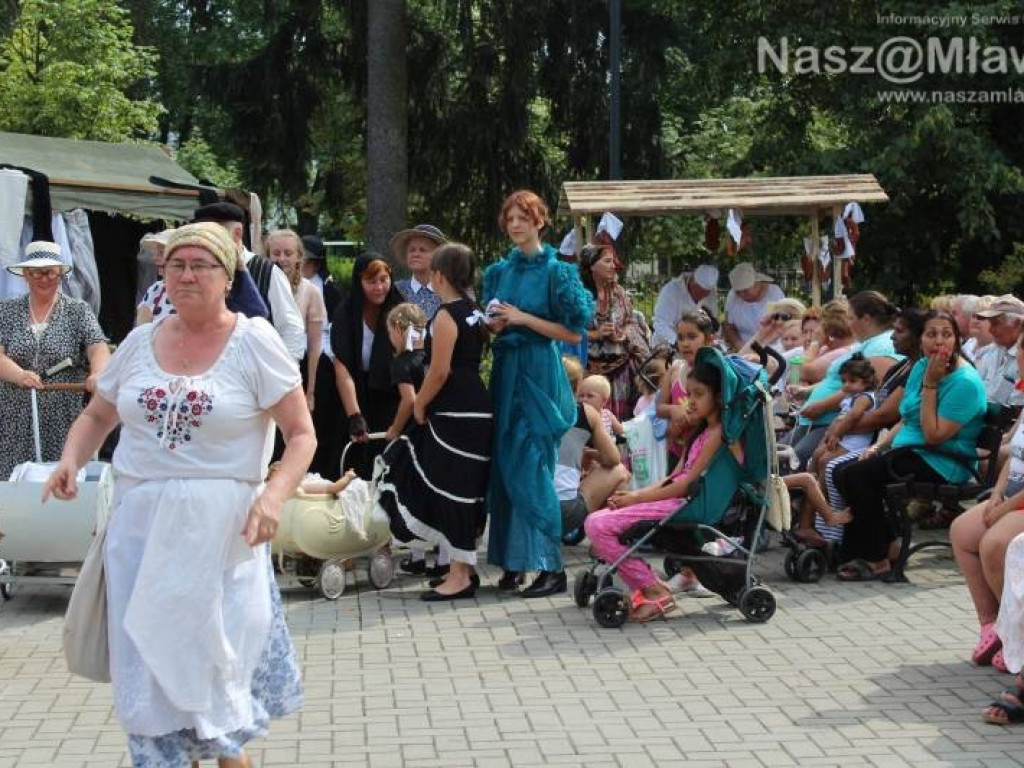 Rekonstruktorzy przenieśli widzów w czasie - do przedwojennej Mławy