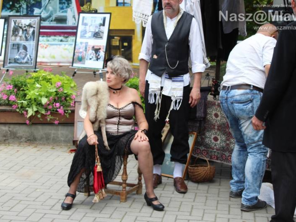 Rekonstruktorzy przenieśli widzów w czasie - do przedwojennej Mławy