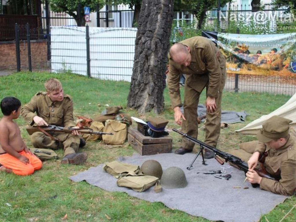 Rekonstruktorzy przenieśli widzów w czasie - do przedwojennej Mławy
