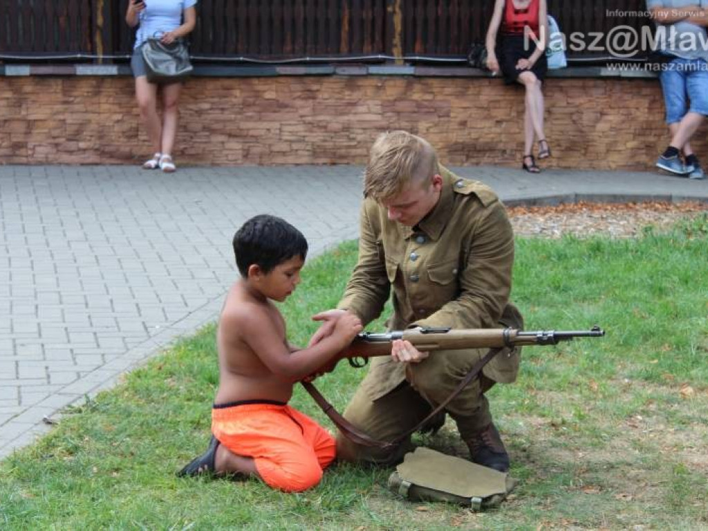 Rekonstruktorzy przenieśli widzów w czasie - do przedwojennej Mławy
