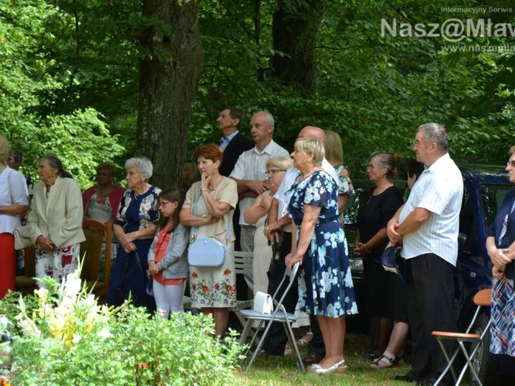 Bije tu cudowne źródełko. Tłumy w Drogiszce w gminie Strzegowo