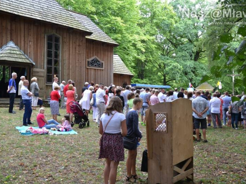 Bije tu cudowne źródełko. Tłumy w Drogiszce w gminie Strzegowo