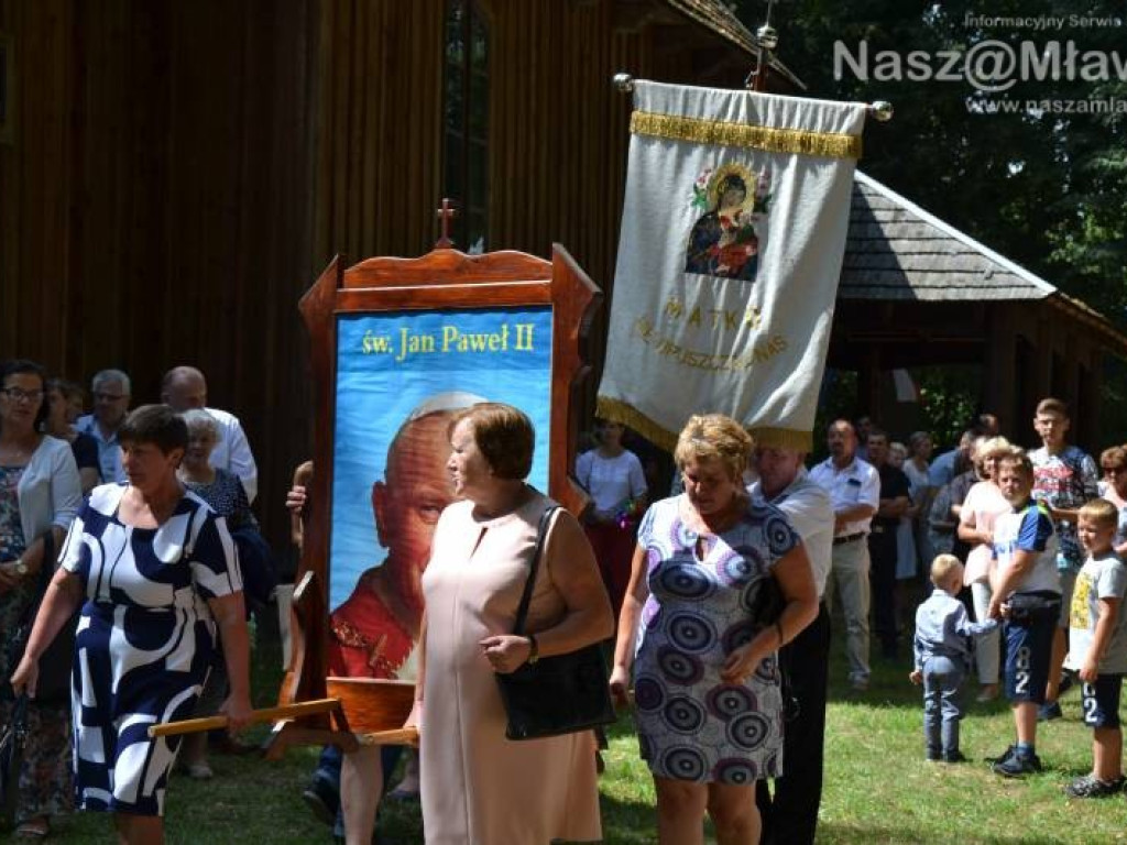 Bije tu cudowne źródełko. Tłumy w Drogiszce w gminie Strzegowo