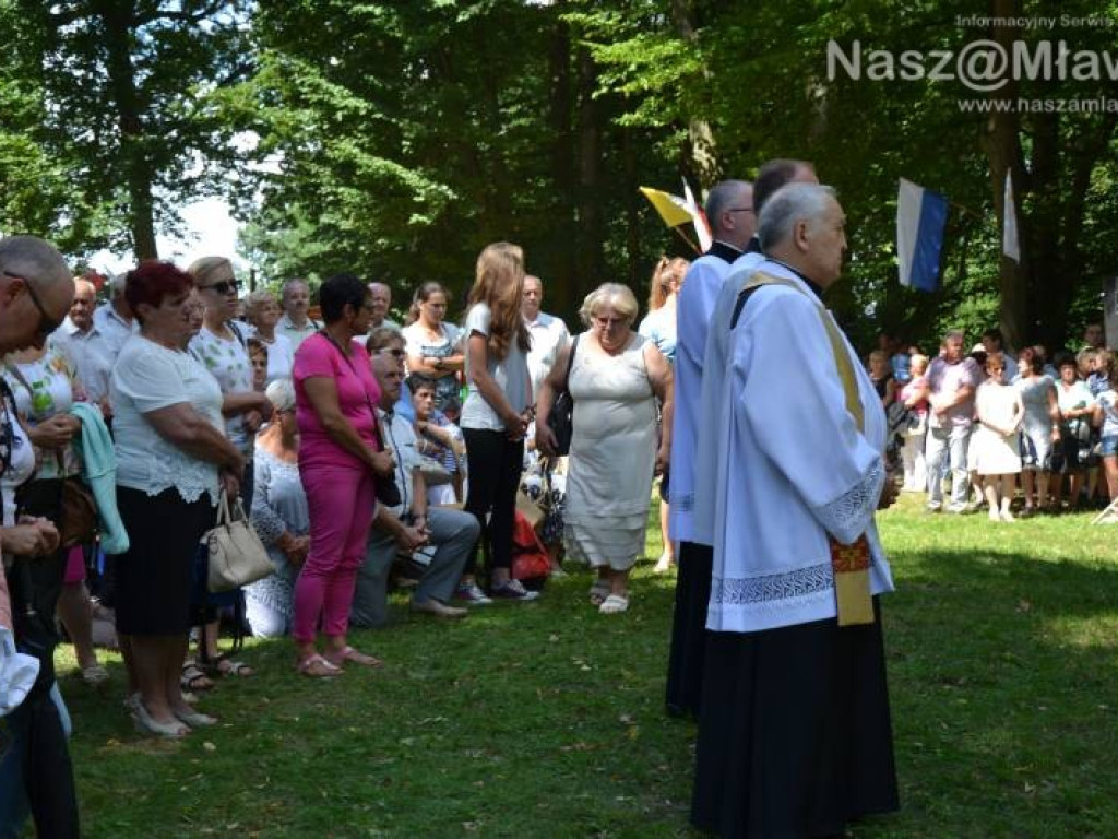 Bije tu cudowne źródełko. Tłumy w Drogiszce w gminie Strzegowo
