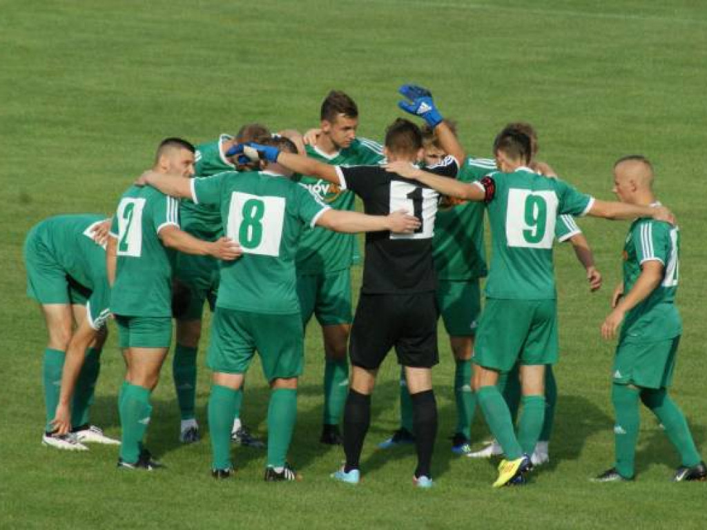 Punkt Mławianki z liderem. Żelazna defensywa