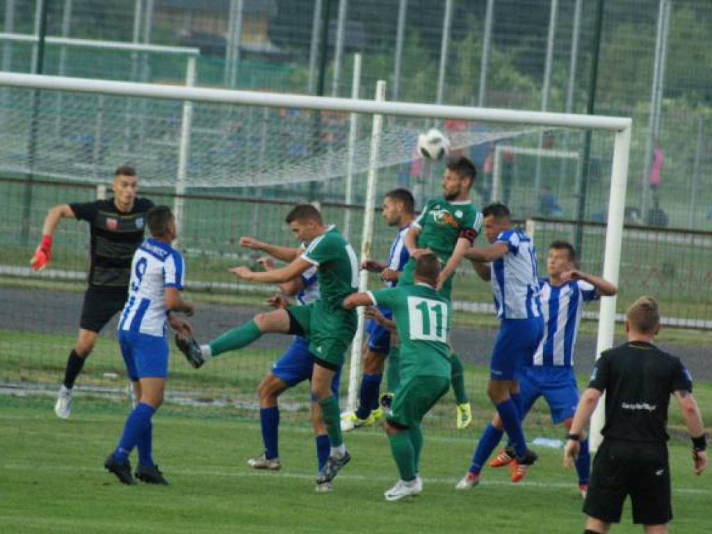 Punkt Mławianki z liderem. Żelazna defensywa