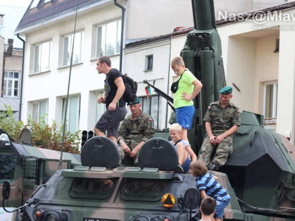 Do Mławy przyjechały KRAB, SZAKAL i ROSOMAKI